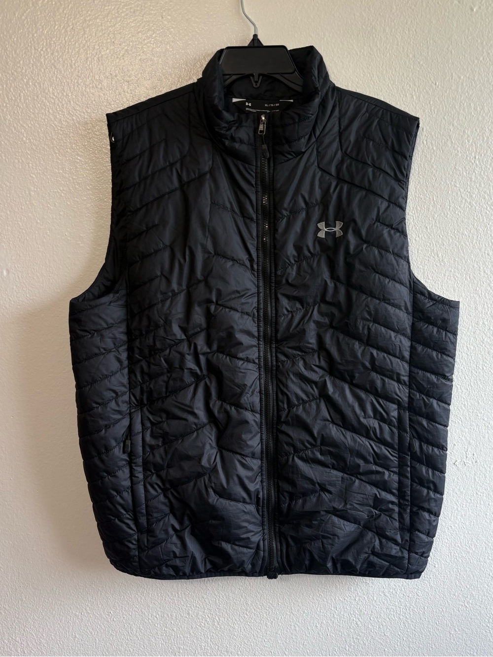 Under Armour Men’s XL Black Coldgear‎ Puffer Vest Zip Up Outdoor Travel Hiking